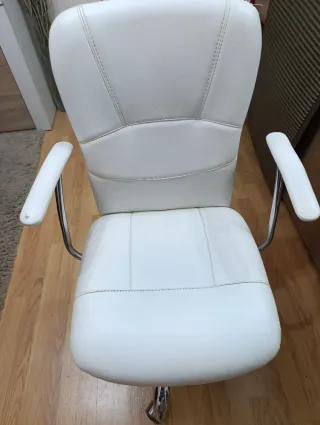 Silla de escritorio blanca