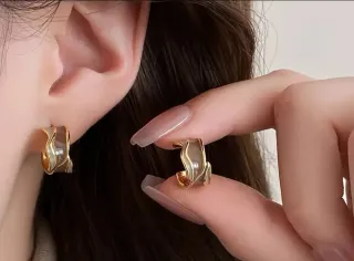 Pendientes elegantes que iluminan tu look