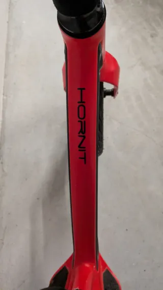 Bicicleta de equilibrio roja