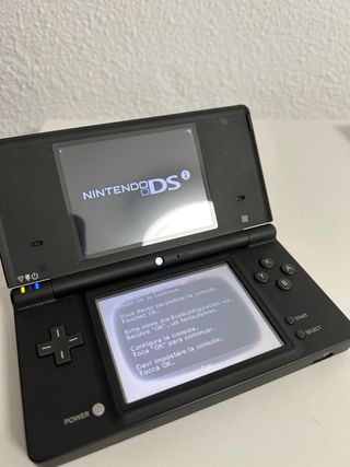 Nintendo DSi Negra + 3 Juegos
