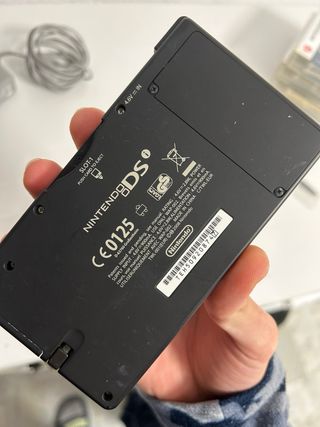 Nintendo DSi Negra + 3 Juegos