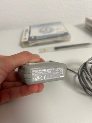 Nintendo DSi Negra + 3 Juegos