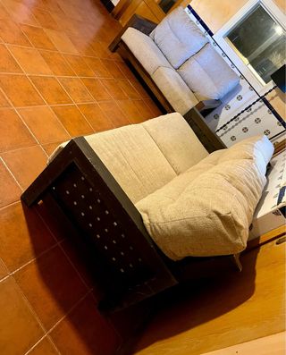 Sofá de madera maciza y tela