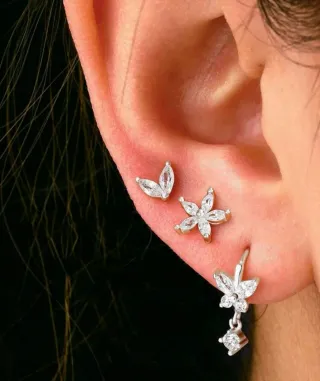 Conjunto 3 piezas pendientes mariposa y flor