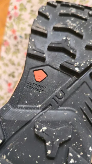 Botas senderismo Quechua azul y marrón