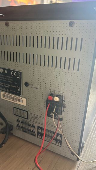 Microcadena LG + 3 Altavoces