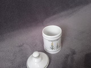 Bote de farmacia antiguo