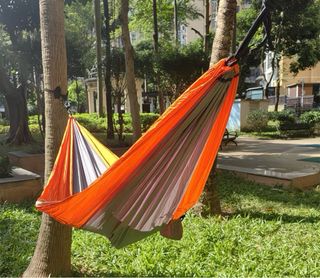 Hamaca de tela a rayas