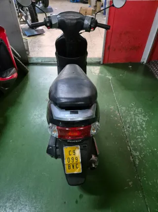 Peugeot Vclic 50 Scooter Negra