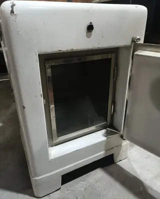Armario esterilizador Autoclave   antiguo