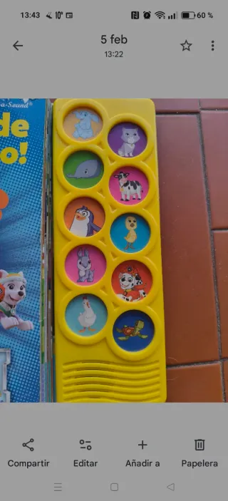 Lote de 2 libros interactivos.