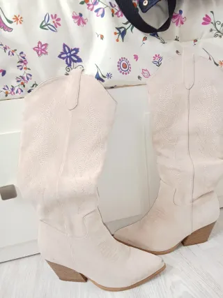 Botas camperas beige