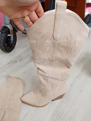 Botas camperas beige