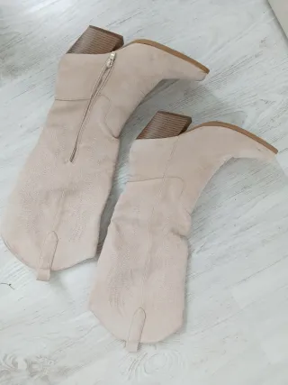 Botas camperas beige