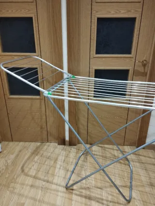 Tendedero de ropa aluminio plegable.