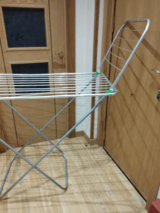 Tendedero de ropa aluminio plegable.