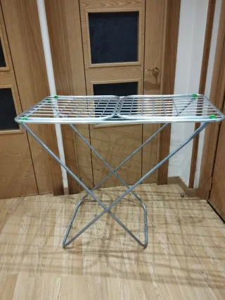 Tendedero de ropa aluminio plegable.
