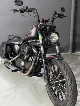 Harley Davidson Sportster Iron 883 Negra
