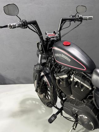 Harley Davidson Sportster Iron 883 Negra