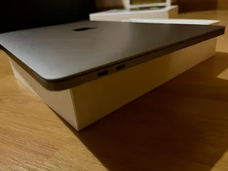 MacBook Pro 13 M2 512GB 3 ciclos