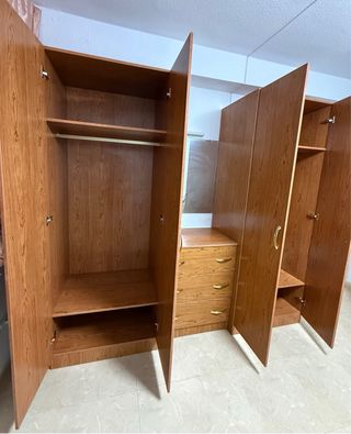 Vestidor en acabado madera – roperos + cómoda