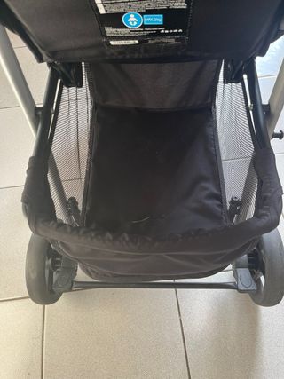 Carro de bebé negro