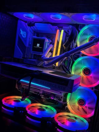 PC Gaming ASUS Ryzen 7 7800X3D 32GB RAM ddr5