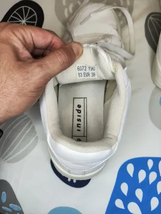 Zapatillas deportivas blancas casual