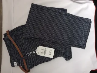 Pantalones estampados con etiqueta