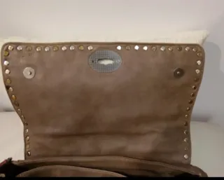 Bolso Xti tachuelas y pedrería