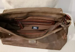 Bolso Xti tachuelas y pedrería