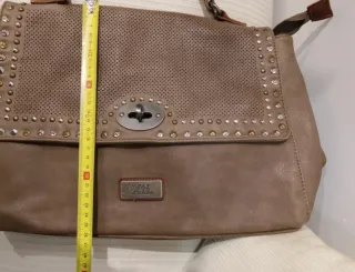 Bolso Xti tachuelas y pedrería