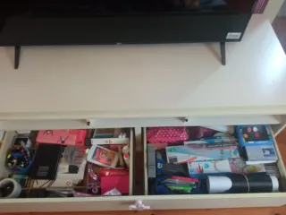 Mueble TV Ikea Blanco y Rosa