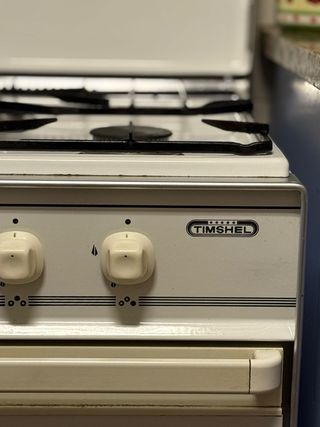 Cocina de gas butano con horno