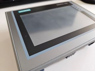 SIEMENS SIMATIC HMI Panel TP700 Comfort (1)