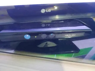 Kinect Xbox 360 + supporto