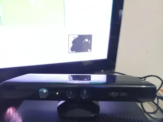 Kinect Xbox 360 + supporto