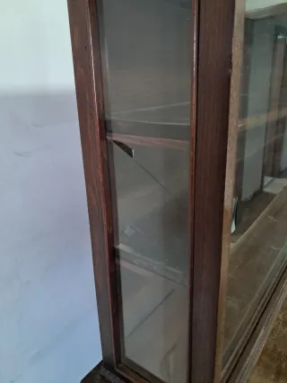 Mueble vitrina vintage madera y cristal