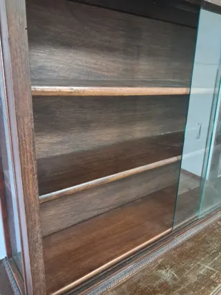 Mueble vitrina vintage madera y cristal
