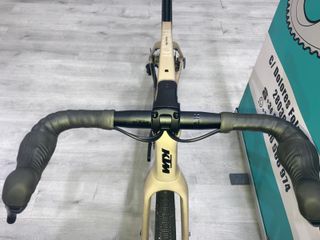 Bici KTM Gravelator Elite Carbon GRX Beige
