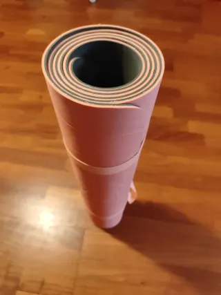 Esterilla Yoga Domyos Coral con cinta