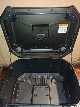 Top Box Africa Twin 1100 baúl maleta crf1100