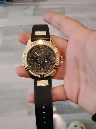 Reloj Guess Dorado y Negro con Cristales