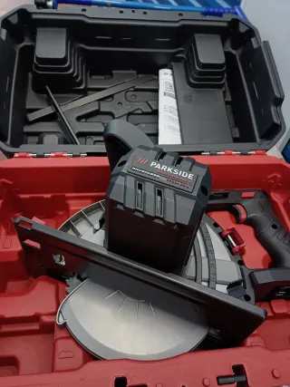 Sierra Circular Parkside 20V Metal (Sin Batería)