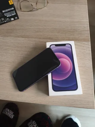 iPhone 12 64GB Morado