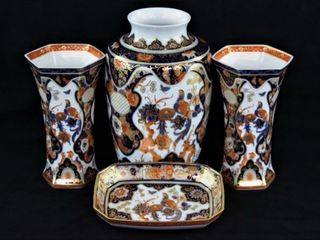 Jarrones y bandeja de porcelana de Kaiser