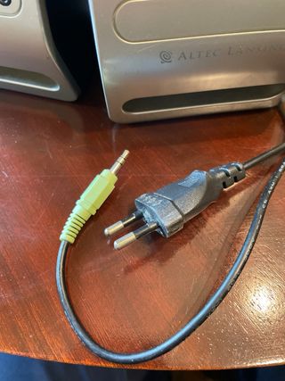 Altavoces Altec Lansing Plateados