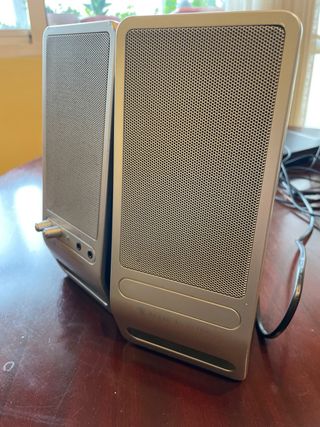 Altavoces Altec Lansing Plateados