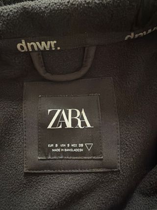 Chaqueta Zara Softshell Negra con Capucha