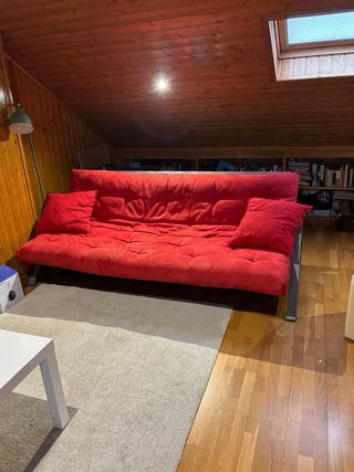 Oportunidad Futón Rojo Brussel con muy poco uso.